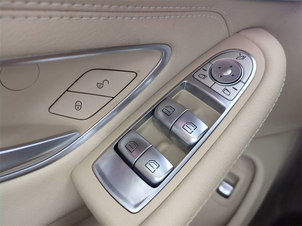 Used 2021 Mercedes-Benz C 300 4MATIC Cabriolet w/ Multimedia Package image 27