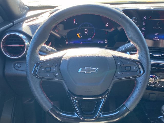 Used 2025 Chevrolet Trax RS w/ Driver Confidence Package FWD image 8