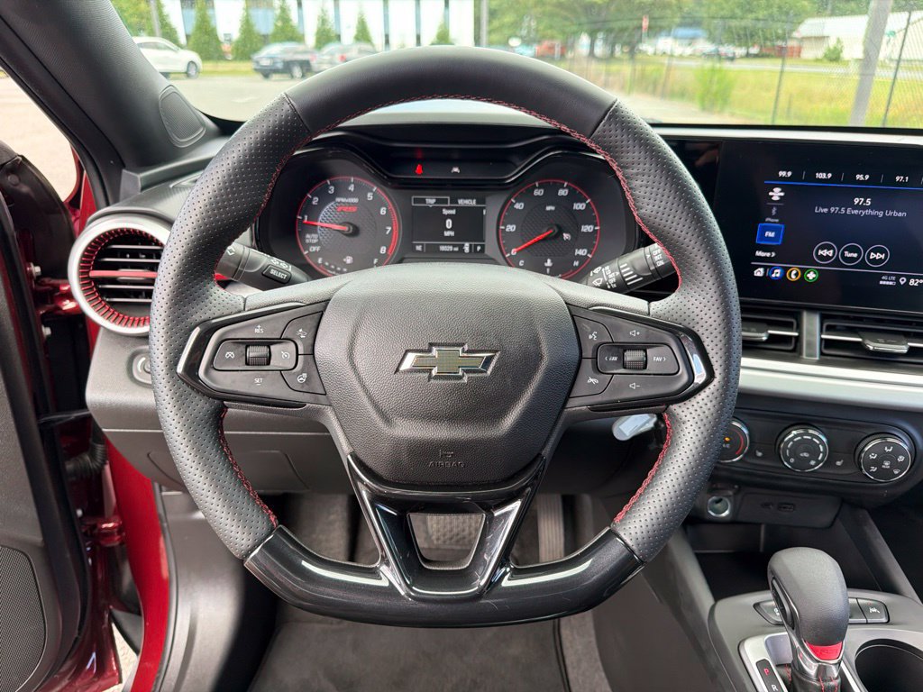 Used 2024 Chevrolet Trax RS w/ Sunroof Package FWD image 15