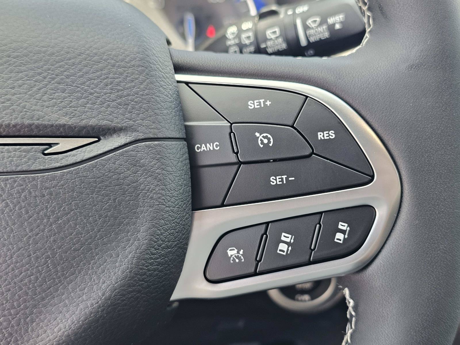 New 2027 Chrysler Pacifica Select FWD image 21