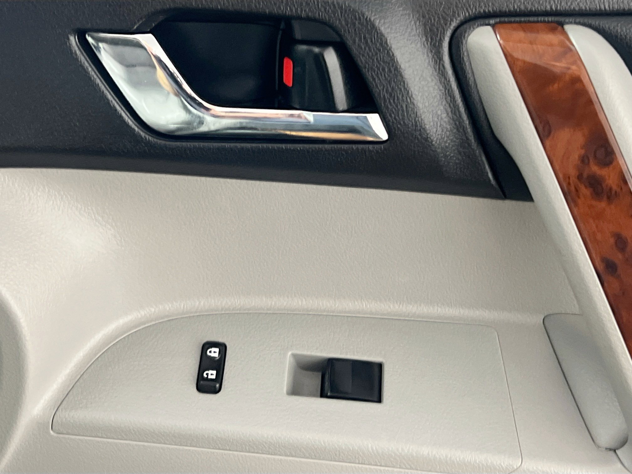 Used 2013 Toyota Highlander Limited image 32