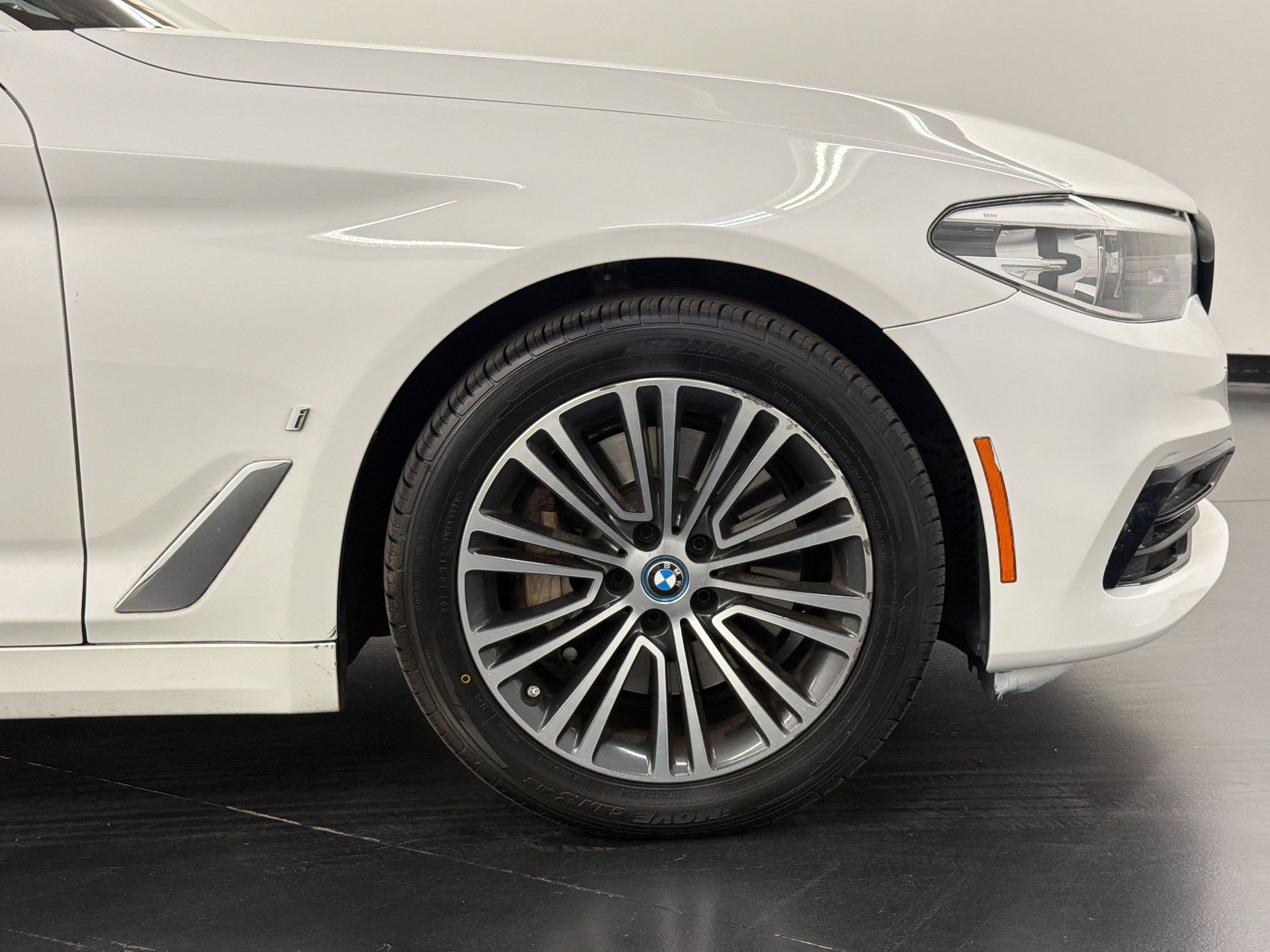 Used 2018 BMW 530e xDrive 530e xDrive iPerformance image 12