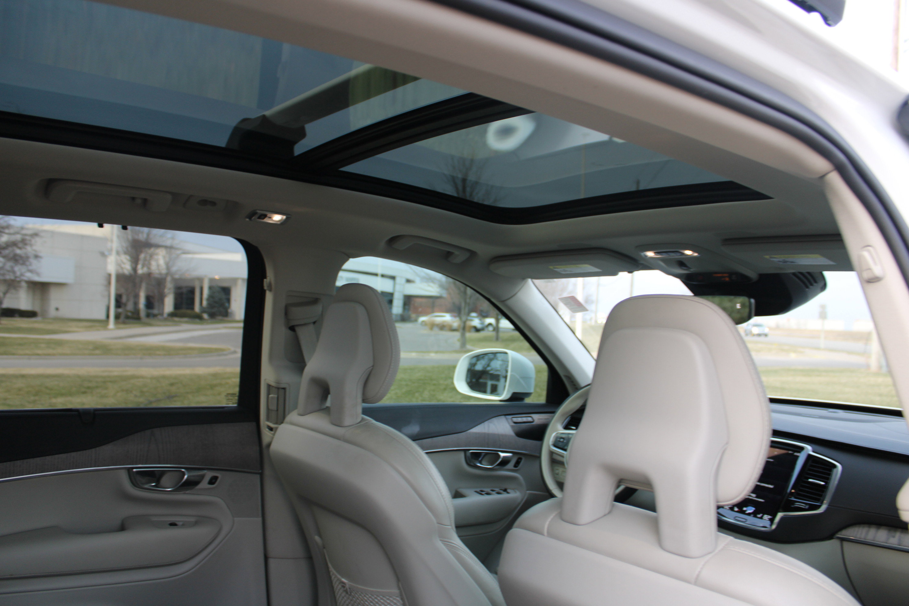 Used 2021 Volvo XC90 T8 Inscription w/ Advanced Package image 46