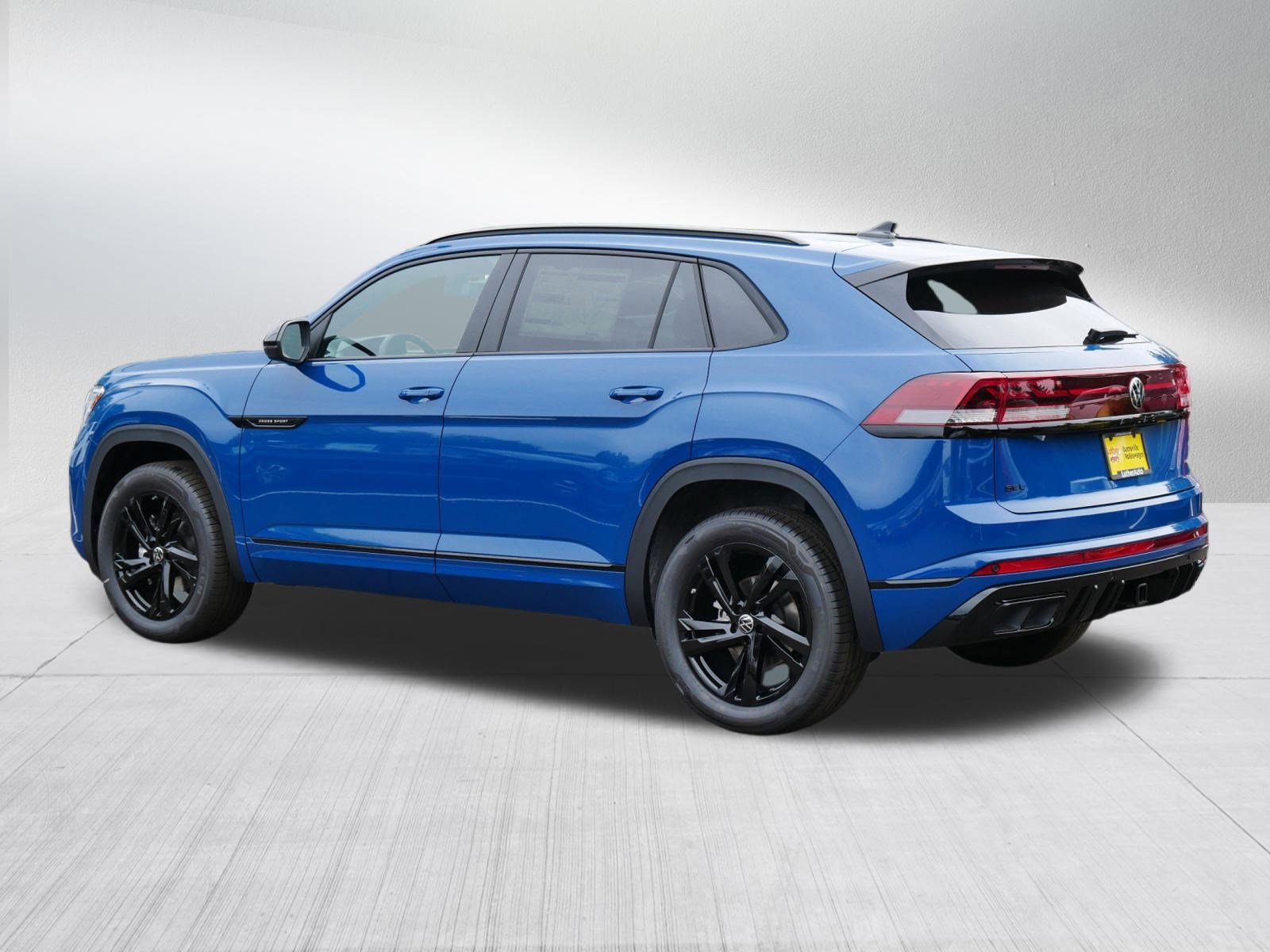 New 2026 Volkswagen Atlas Cross Sport SEL R-Line image 3