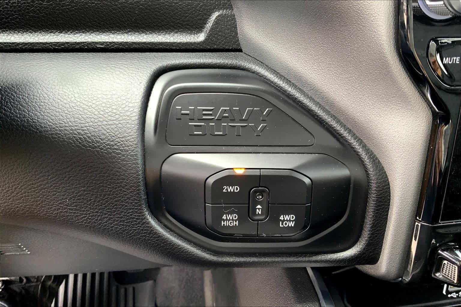Used 2025 RAM 2500 Laramie AWD/4WD image 29