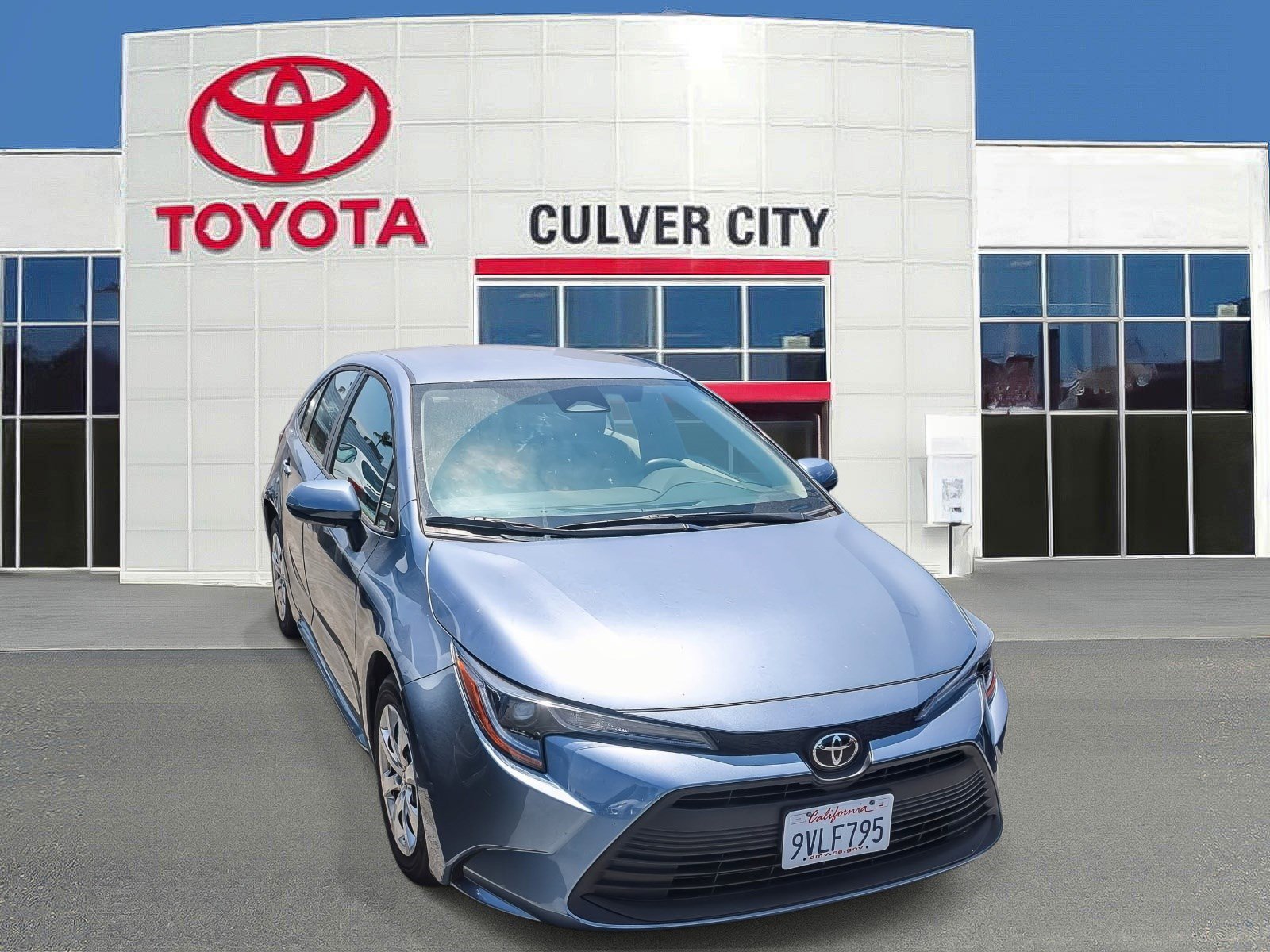 Certified 2025 Toyota Corolla LE FWD image 1