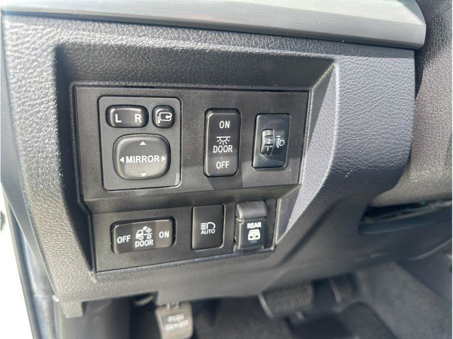 Used 2020 Toyota Tundra Platinum AWD/4WD image 21