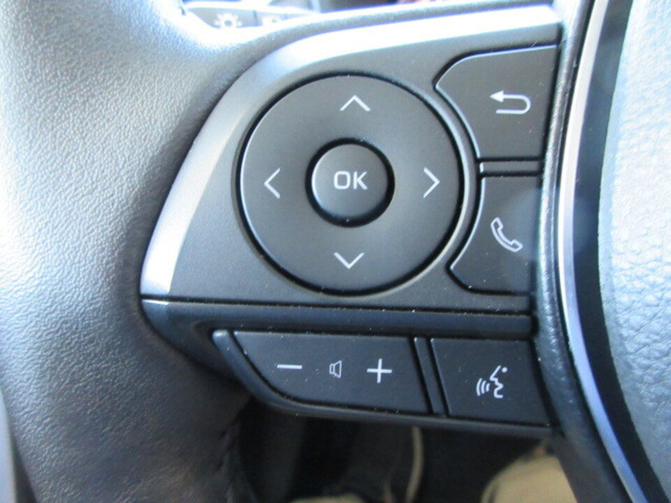Used 2025 Toyota RAV4 XLE Premium image 21