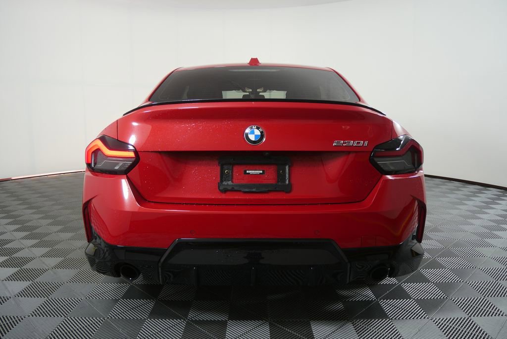 Used 2023 BMW 230i Coupe w/ M Sport Package RWD image 4