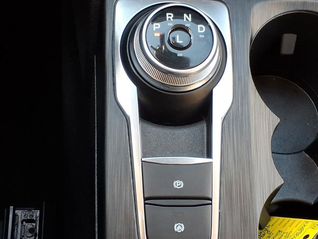 Used 2022 Ford Escape SE w/ Cold Weather Package image 17