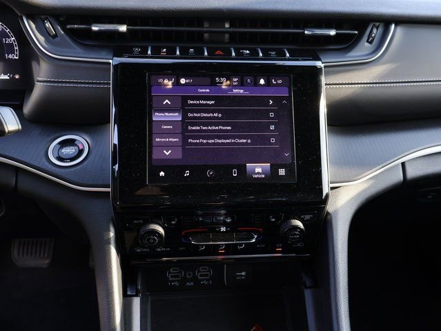 Used 2024 Jeep Grand Cherokee Altitude image 28