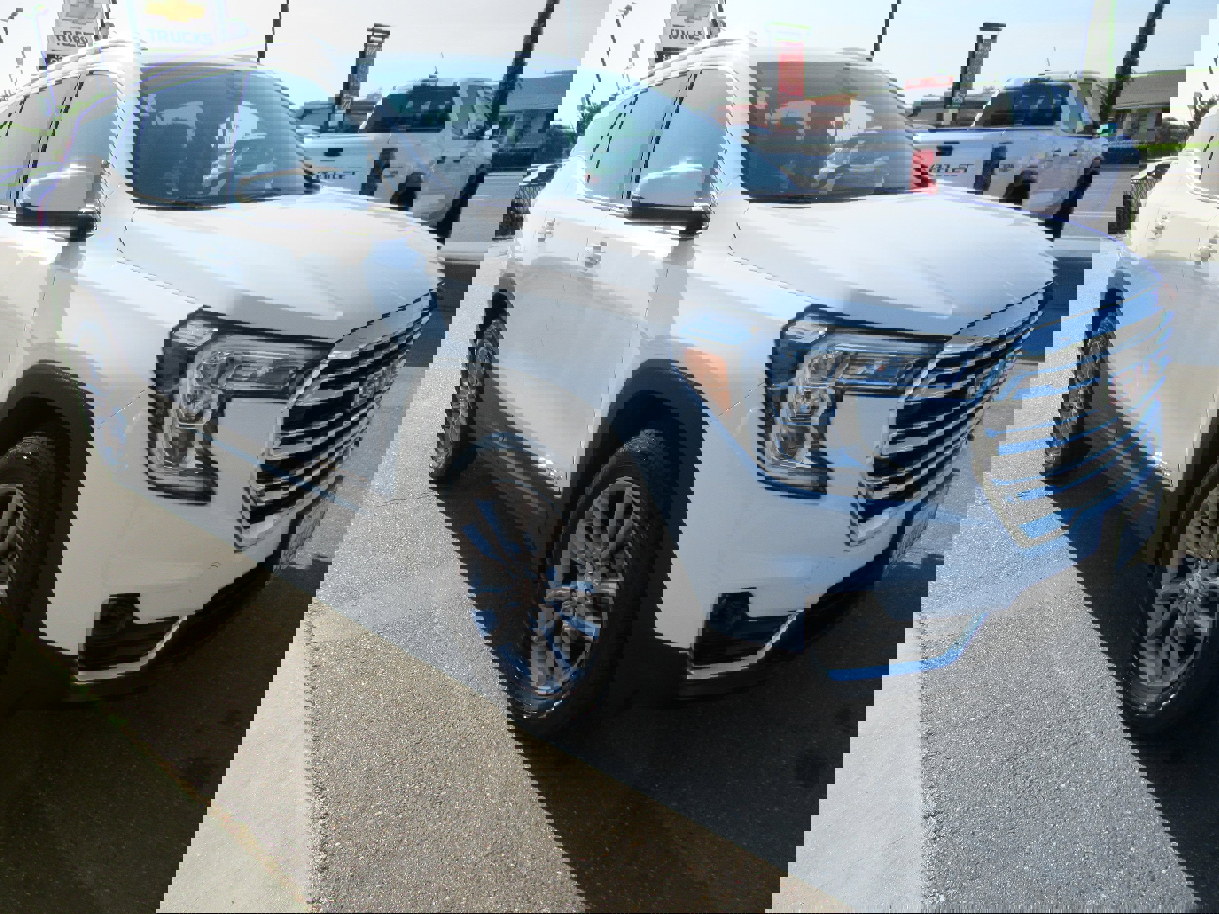 Used 2023 GMC Terrain SLT image 4