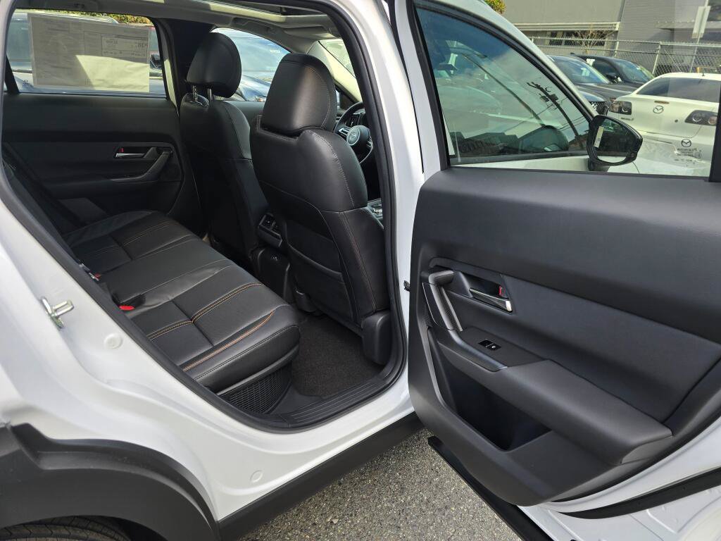 Used 2025 MAZDA CX-50 2.5 Hybrid w/ Premium Plus Pkg AWD/4WD image 28