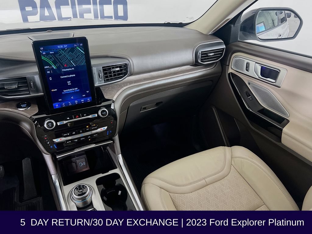 Used 2023 Ford Explorer Platinum w/ Technology Package AWD/4WD image 30