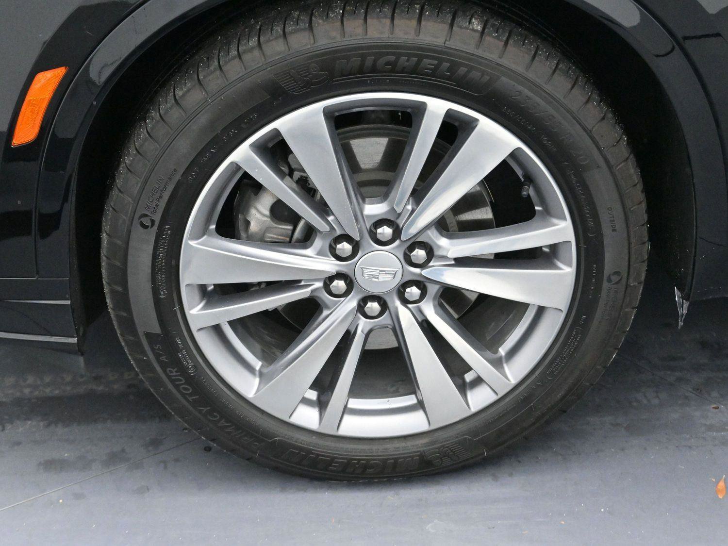 Certified 2025 Cadillac XT6 Premium Luxury image 33