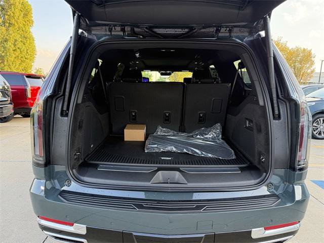 New 2026 Cadillac Escalade ESV Luxury w/ Touring Package image 23