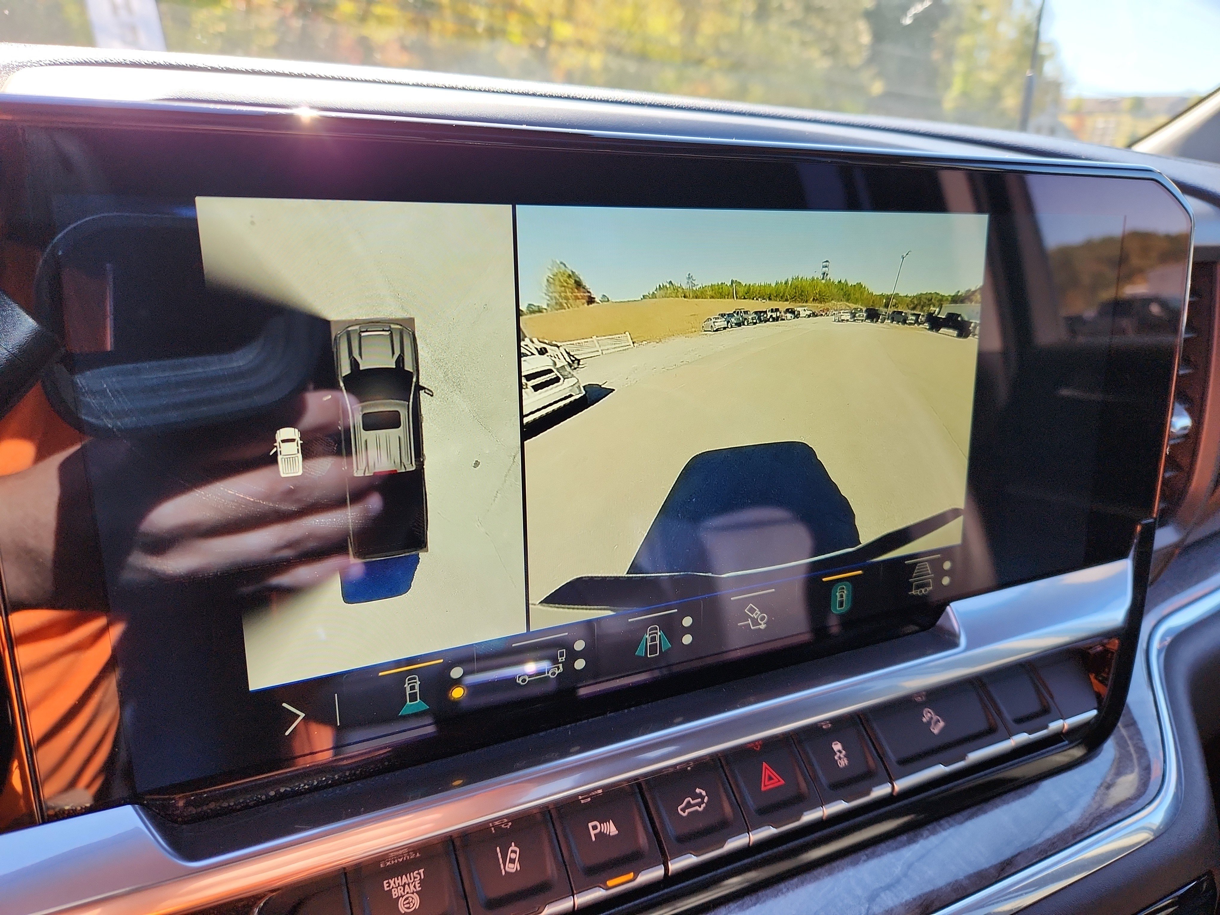 Used 2024 Chevrolet Silverado 2500 LTZ w/ LTZ Convenience Package image 25