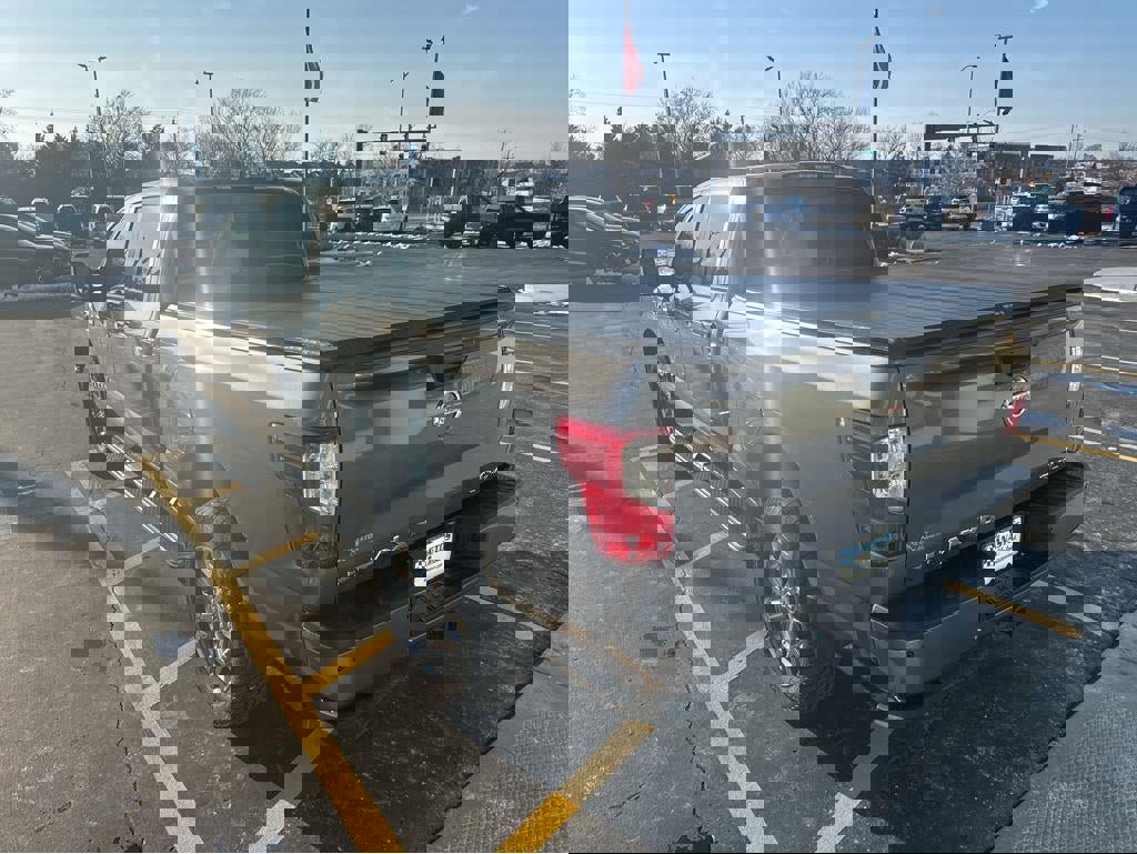 Used 2019 Nissan Titan SL w/ Chrome Package image 9