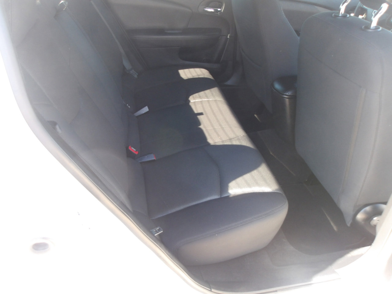 Used 2012 Dodge Avenger SE image 8