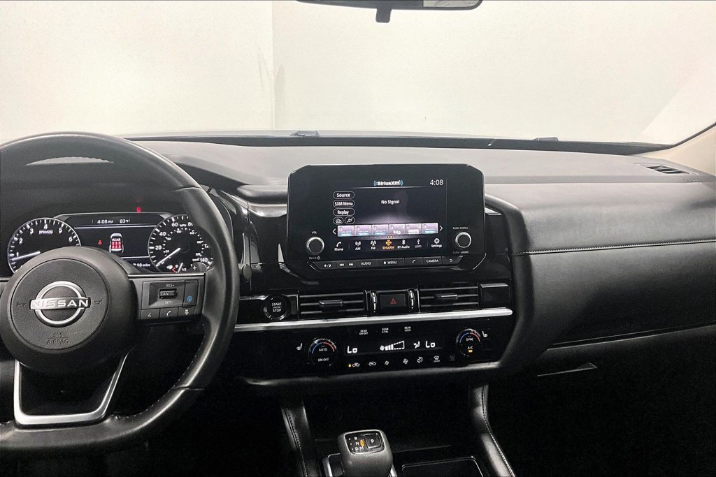 Used 2025 Nissan Pathfinder SV FWD image 6