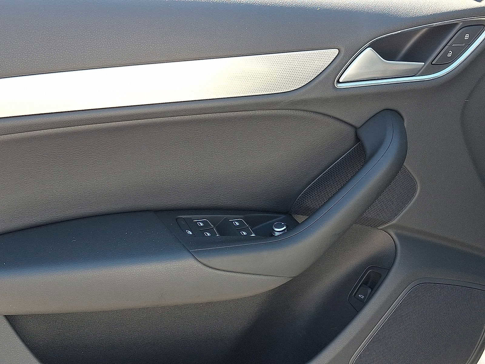 Used 2018 Audi Q3 2.0T Premium Plus w/ Premium Plus Package image 10