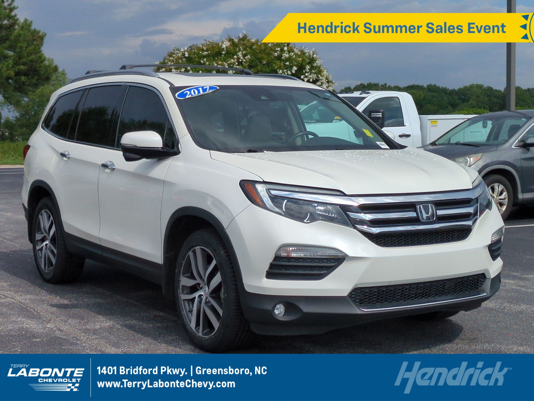 Used 2017 Honda Pilot Touring image 1