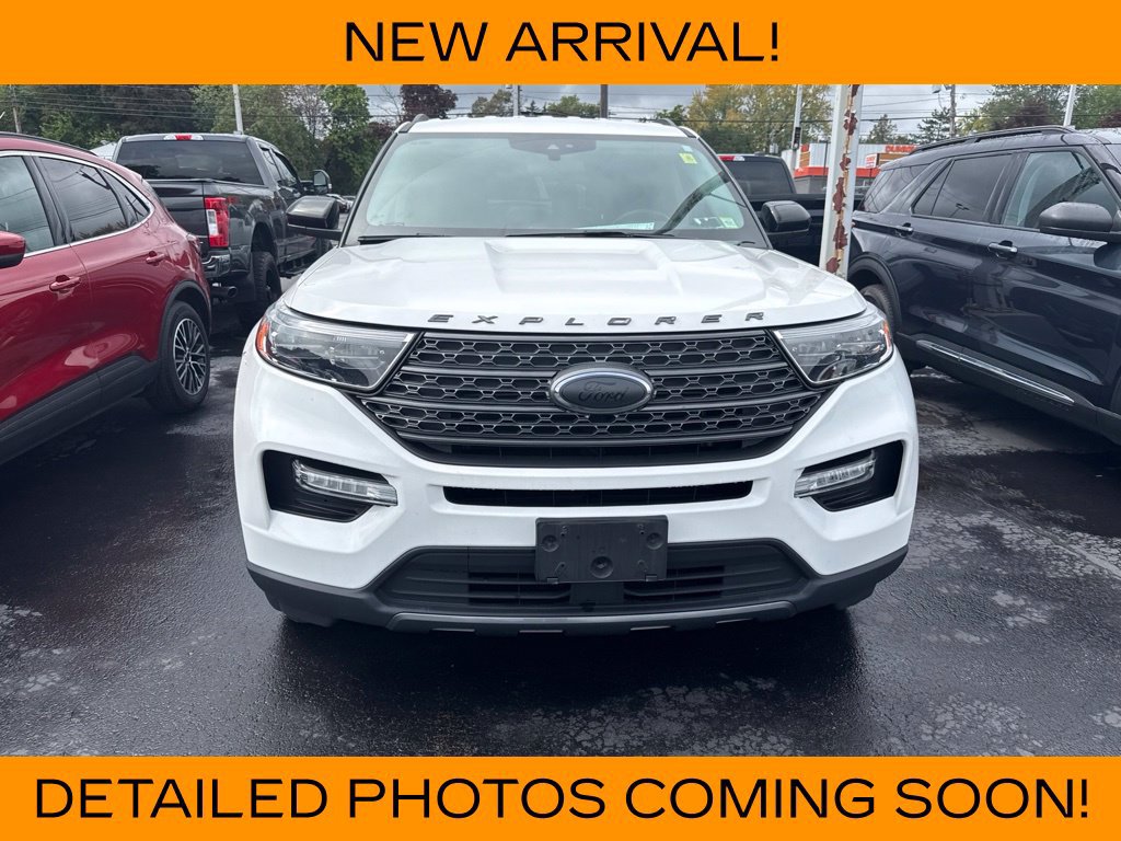 Used 2023 Ford Explorer XLT w/ Equipment Group 202A AWD/4WD image 2