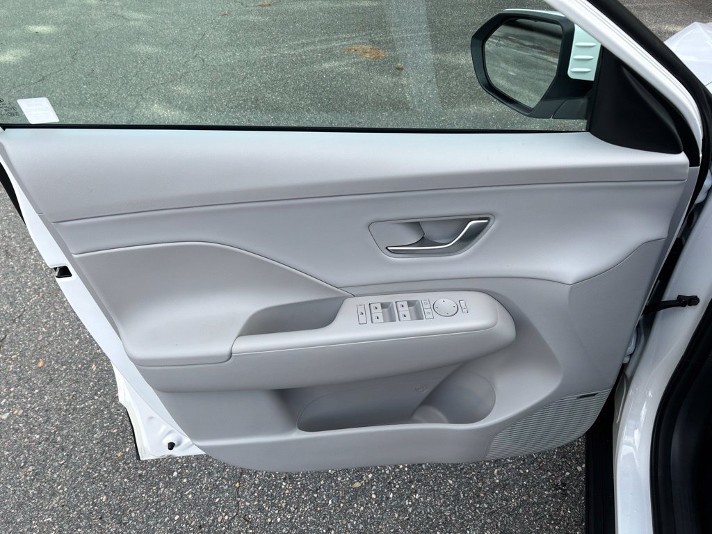 Used 2026 Hyundai Kona Limited FWD image 14