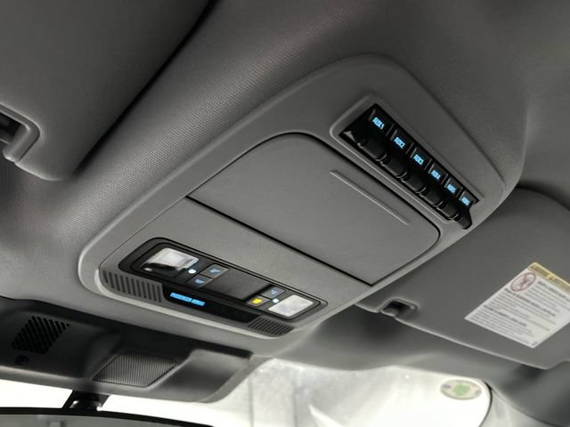 New 2023 Ford F550 4x4 Regular Cab Super Duty image 31