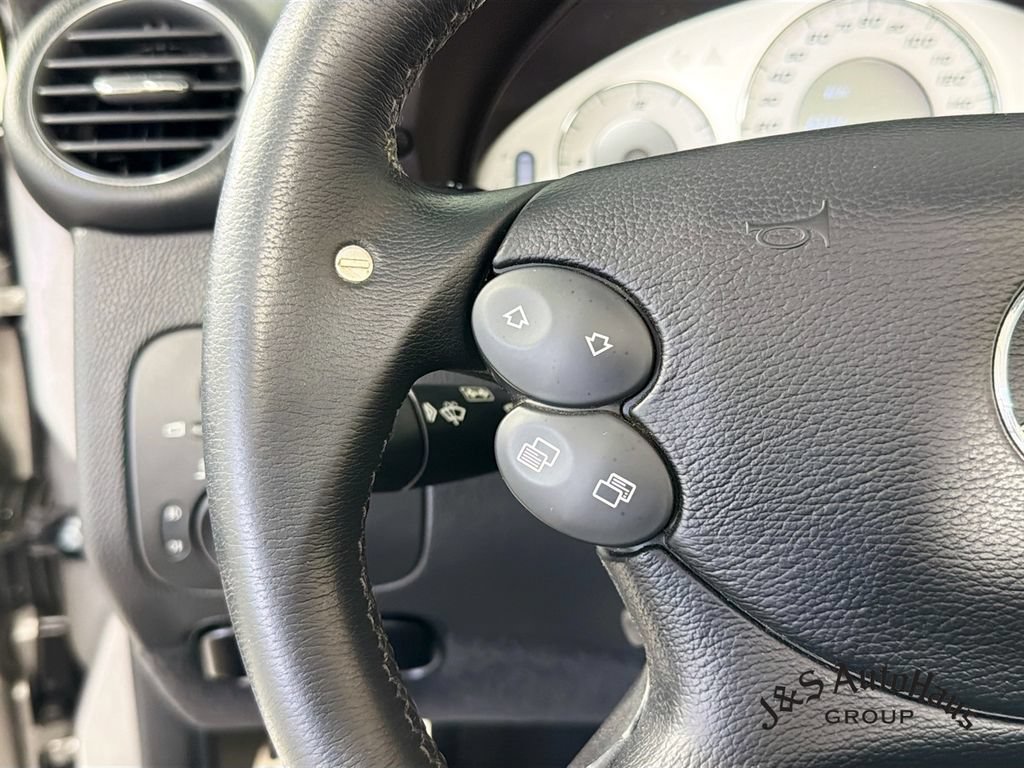 Used 2005 Mercedes-Benz CLK 55 AMG Cabriolet image 13