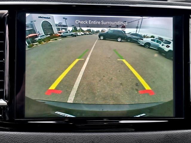 Certified 2024 Chrysler Pacifica Touring-L image 10