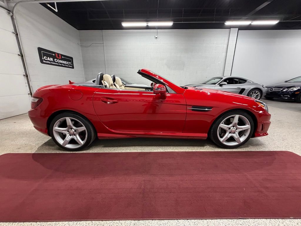 Used 2012 Mercedes-Benz SLK 250 image 11