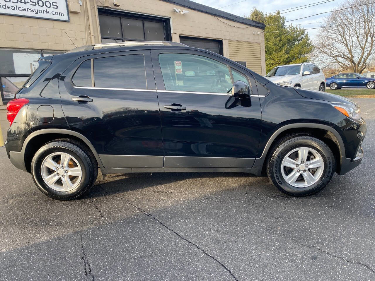 Used 2017 Chevrolet Trax LT image 2