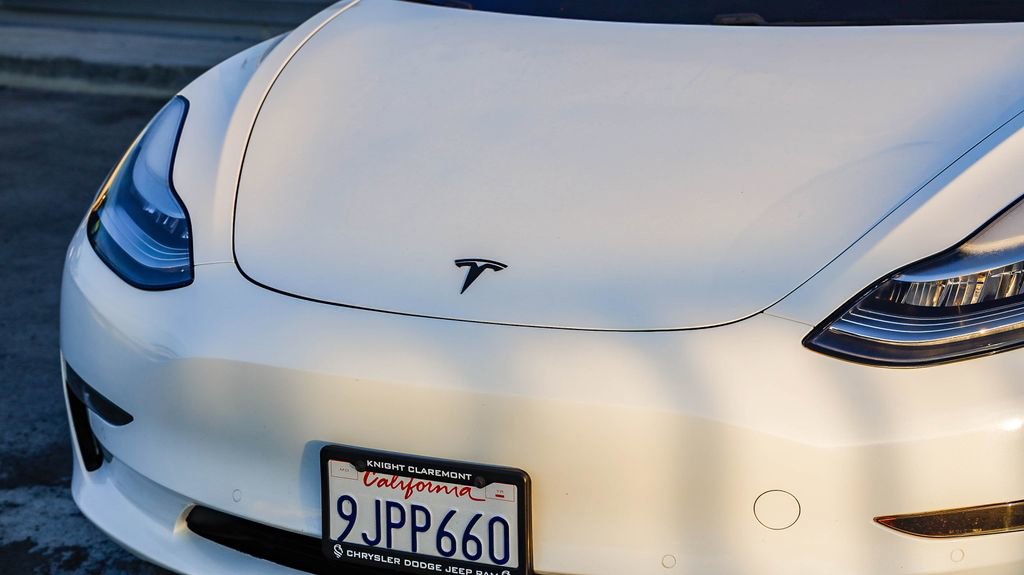 Used 2018 Tesla Model 3 image 5