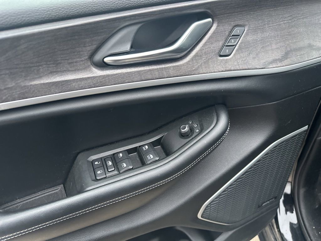 Used 2021 Jeep Grand Cherokee L Limited w/ Trailer Tow Group (B) image 18