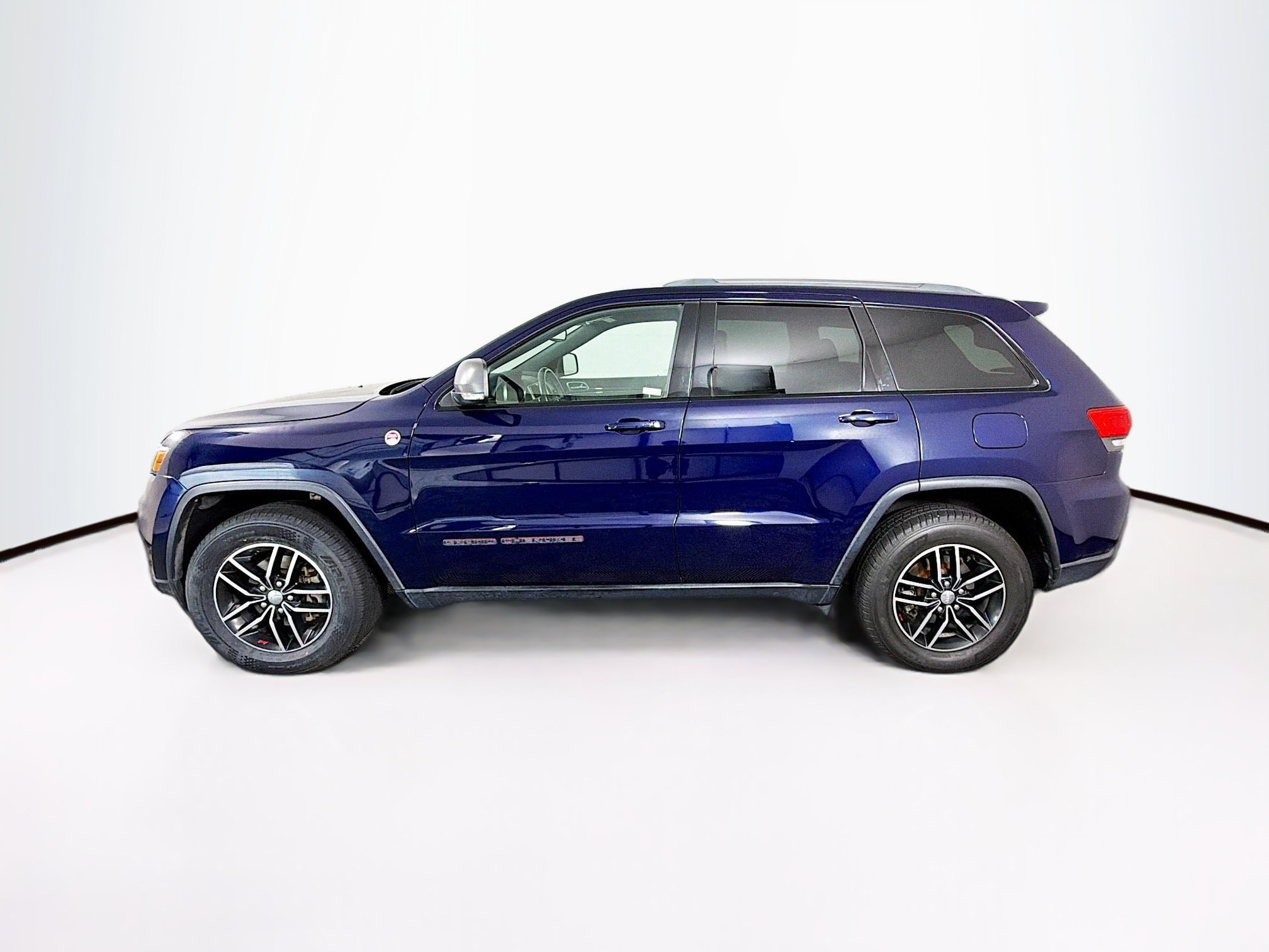 Used 2018 Jeep Grand Cherokee Trailhawk AWD/4WD image 4