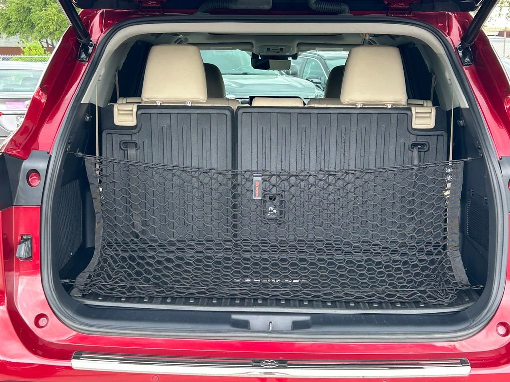 Used 2023 Toyota Highlander Platinum image 16