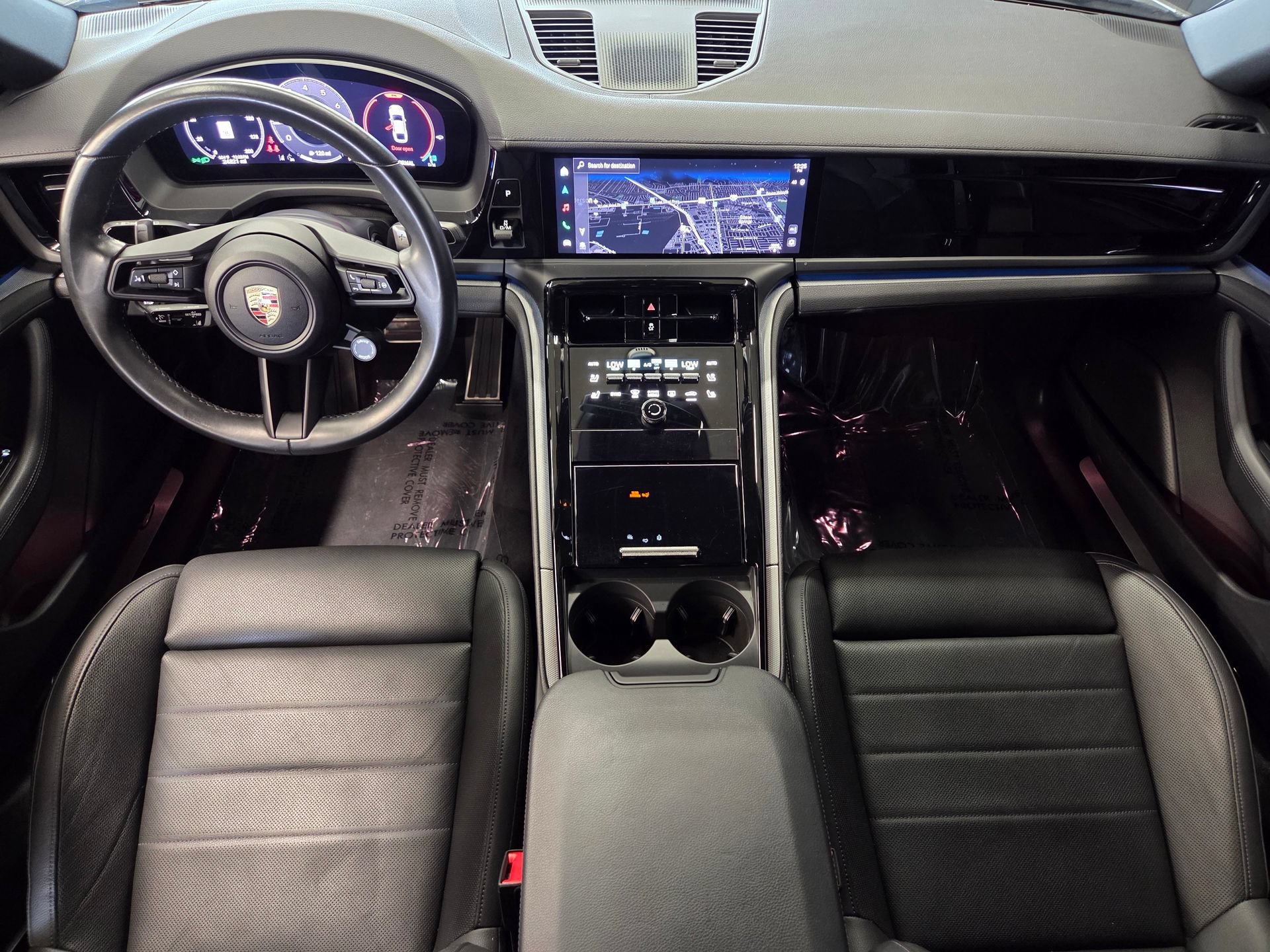 Certified 2025 Porsche Panamera image 13