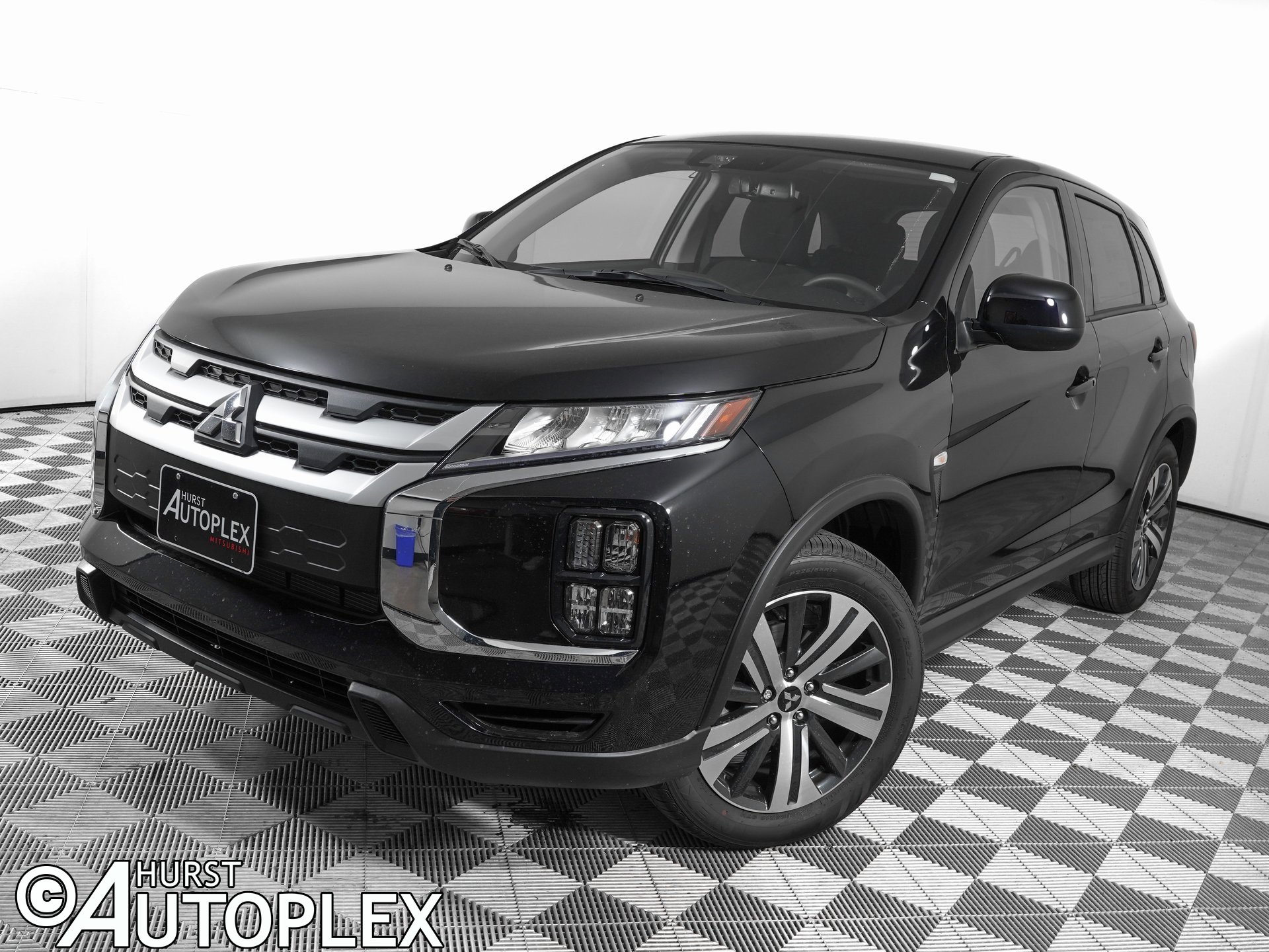 Used 2025 Mitsubishi Outlander Sport ES image 1