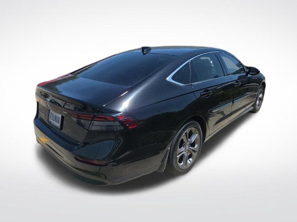 Used 2023 Honda Accord EX image 9