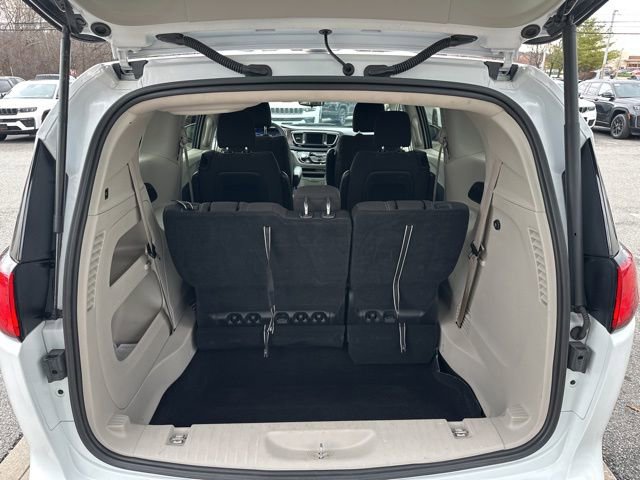 Certified 2023 Chrysler Voyager LX image 19