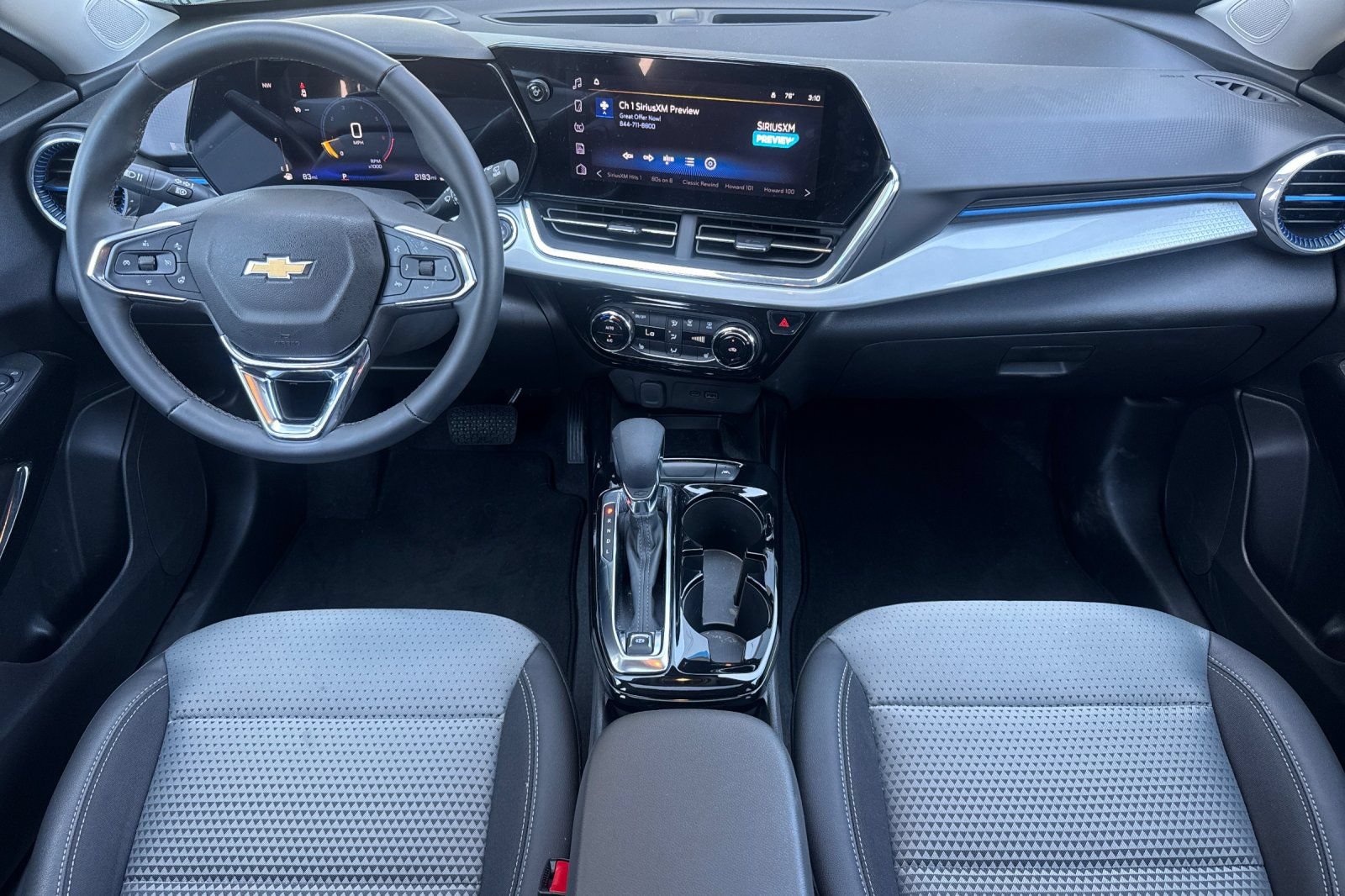 Used 2026 Chevrolet Trax LT w/ Sunroof Package FWD image 16