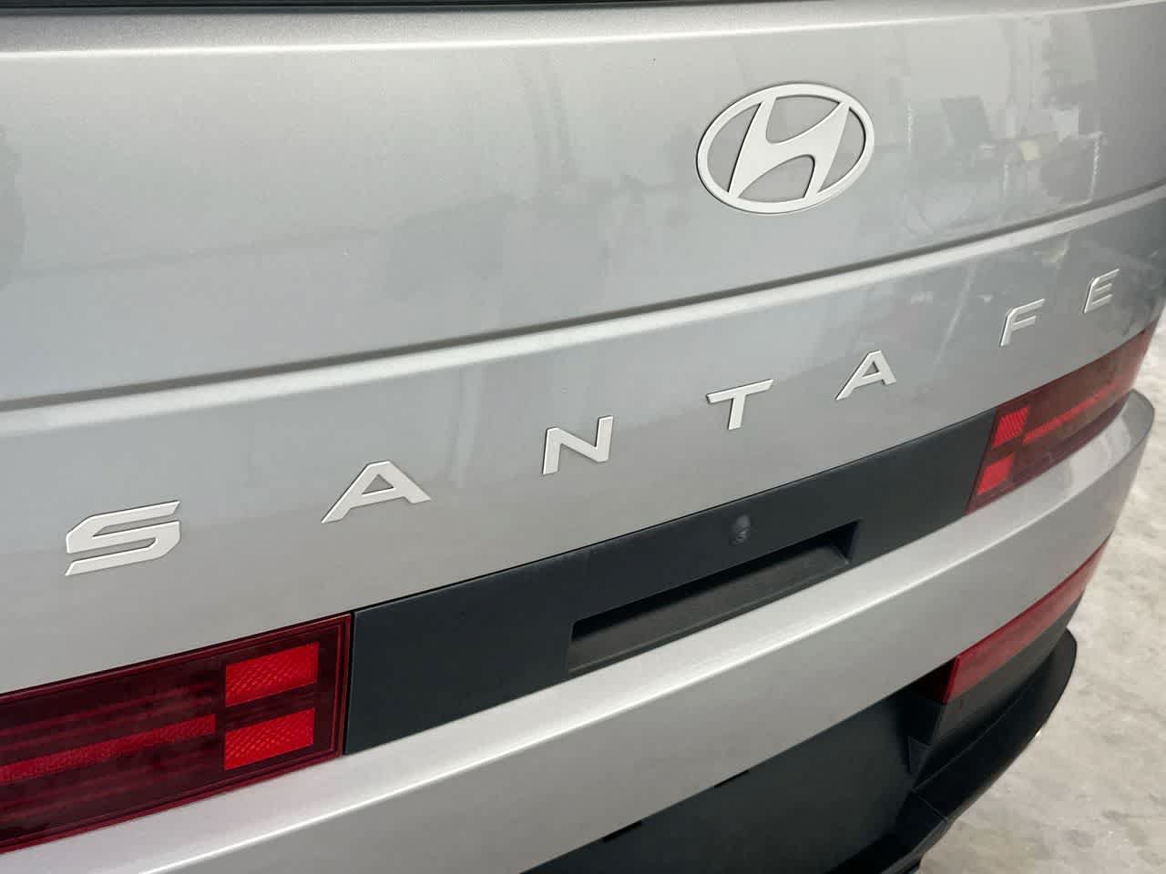 Used 2024 Hyundai Santa Fe SEL FWD image 10