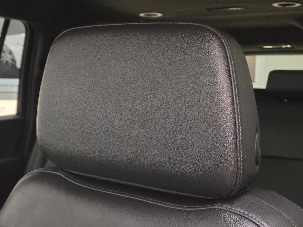 Used 2025 Chevrolet Suburban LT AWD/4WD image 32