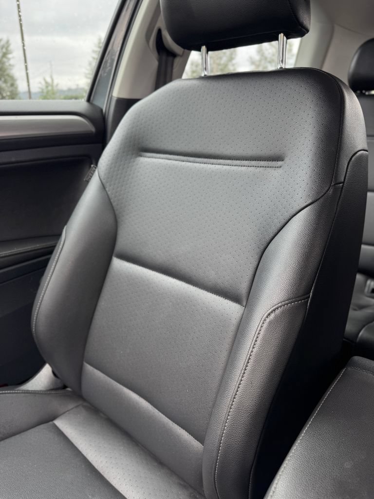 Used 2015 Volkswagen Golf S FWD image 30
