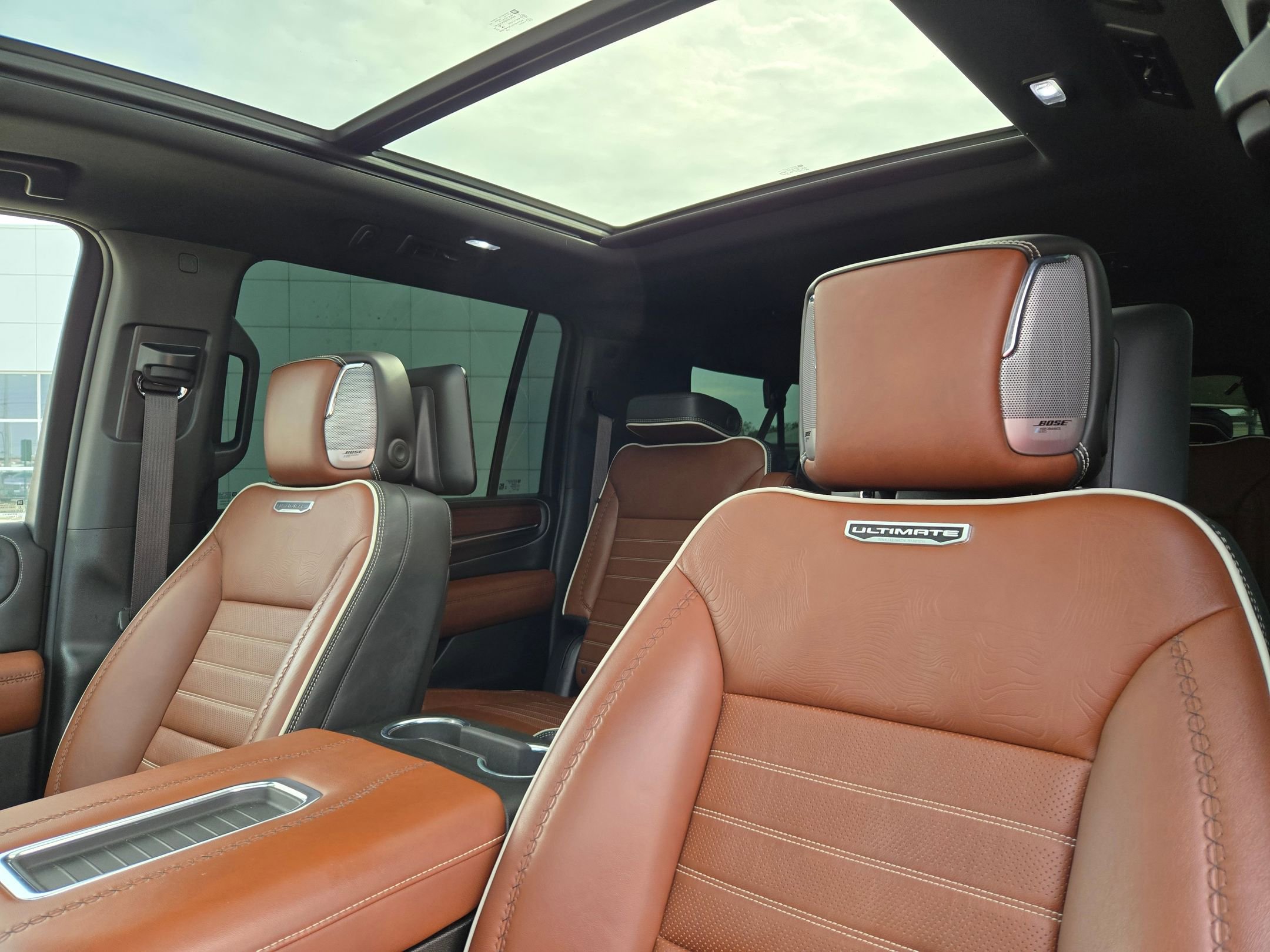 Used 2023 GMC Yukon XL Denali Ultimate image 13