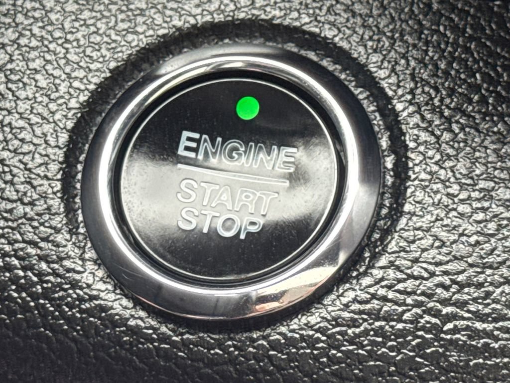 Used 2020 Ford Expedition XLT w/ Equipment Group 202A AWD/4WD image 41
