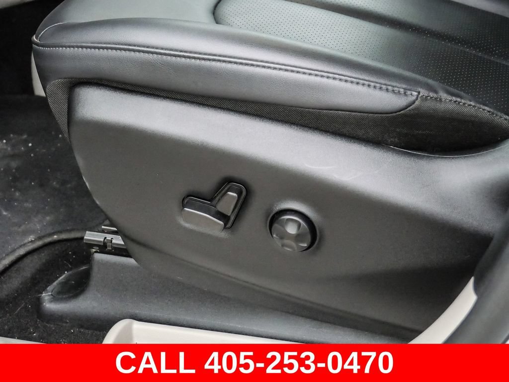 Used 2024 Chrysler Pacifica Touring-L AWD/4WD image 30