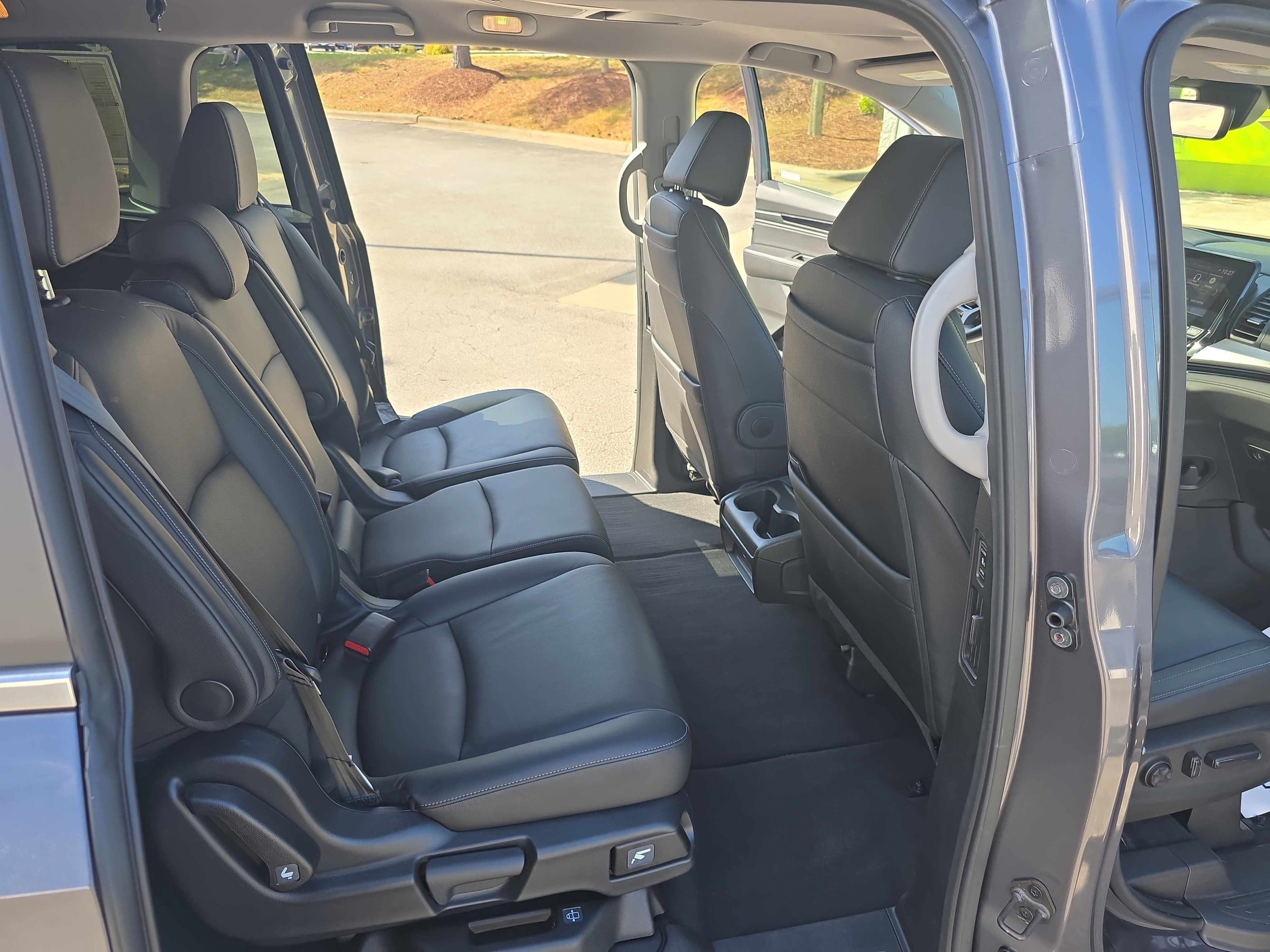 Used 2023 Honda Odyssey Touring image 11