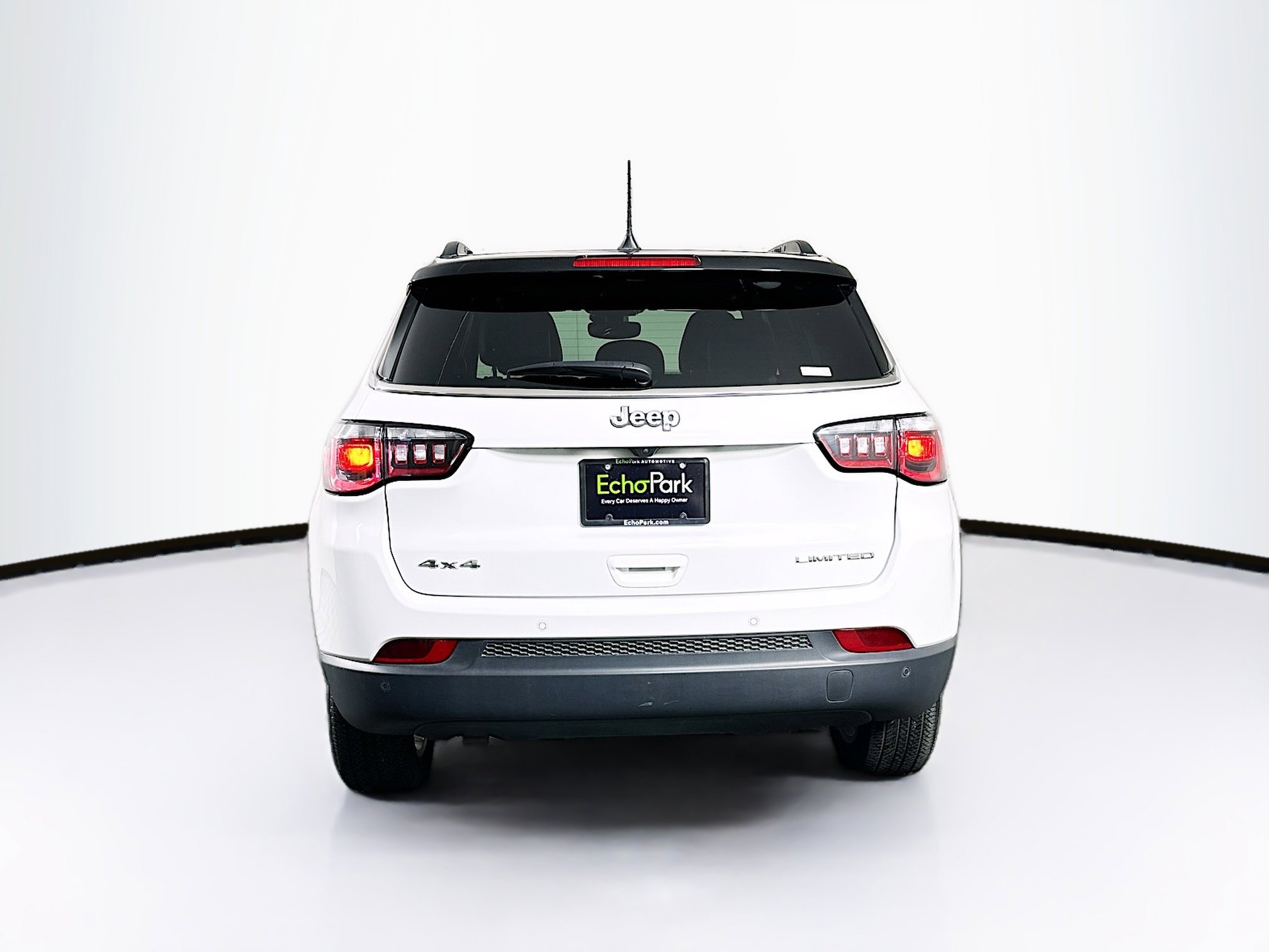 Used 2025 Jeep Compass Limited image 7